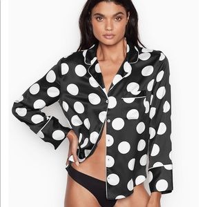 NWT VICTORIA SECRET PAJAMA TOP-SOLD OUT IN STORES